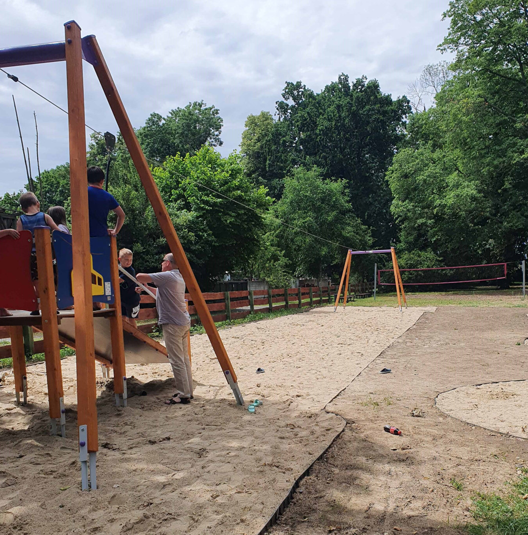 Zdjęcie do projektu Budowa placu zabaw w Warnicach