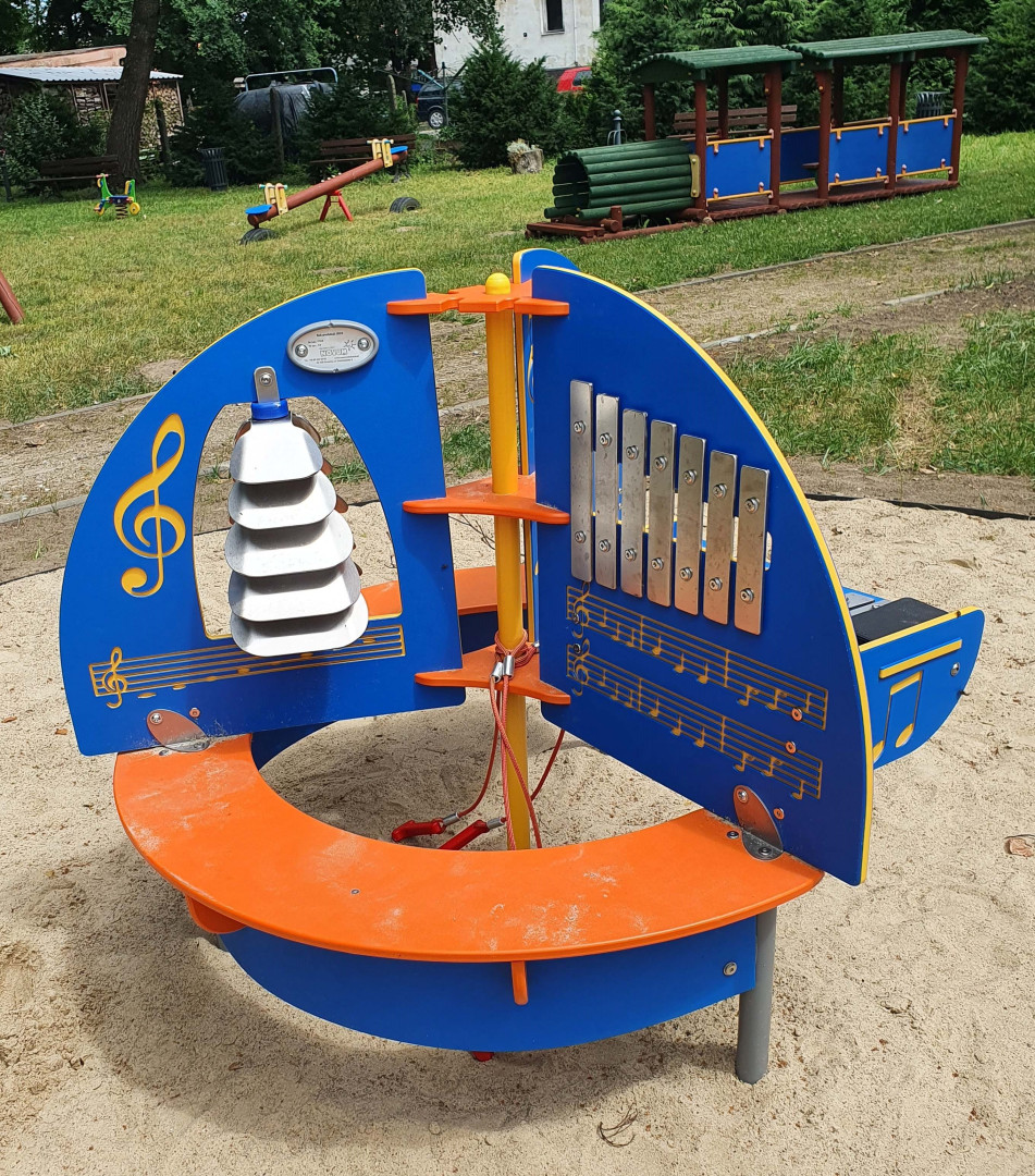 Zdjęcie do projektu Budowa placu zabaw w Warnicach